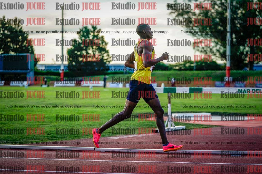 Fotos de los 1500 m llanos de varones - deca 10