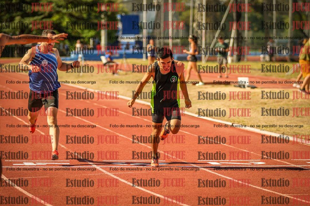 Fotos de los 400 m llanos de varones