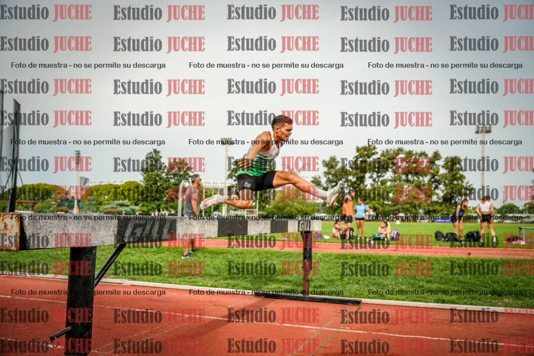 Fotos de los 3000 m con obstáculos de varones