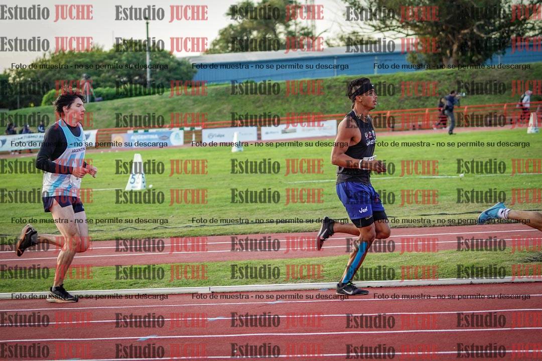Fotos de los 1500 m llanos de varones - deca 10