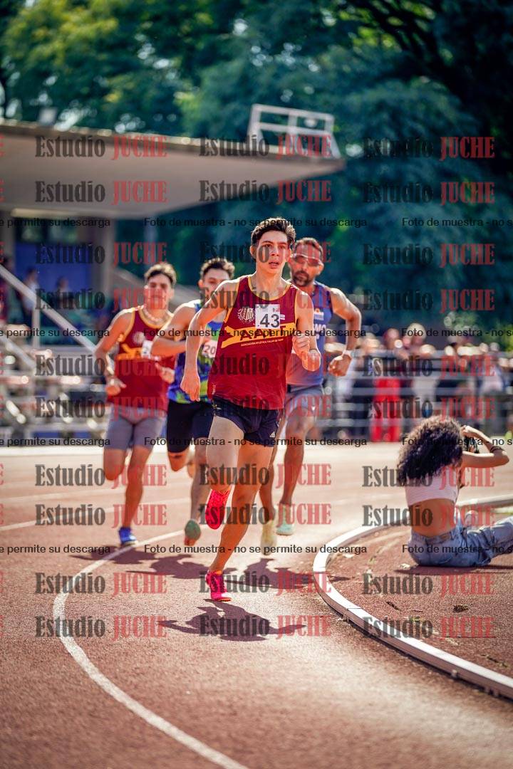 Fotos de los 800 m llanos de varones