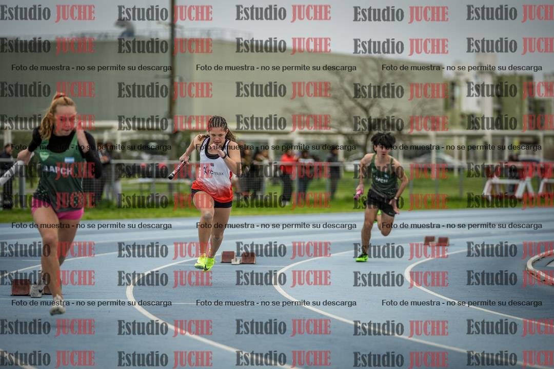 Fotos de las postas 4x100 m de mujeres y varones - U17 - FINAL