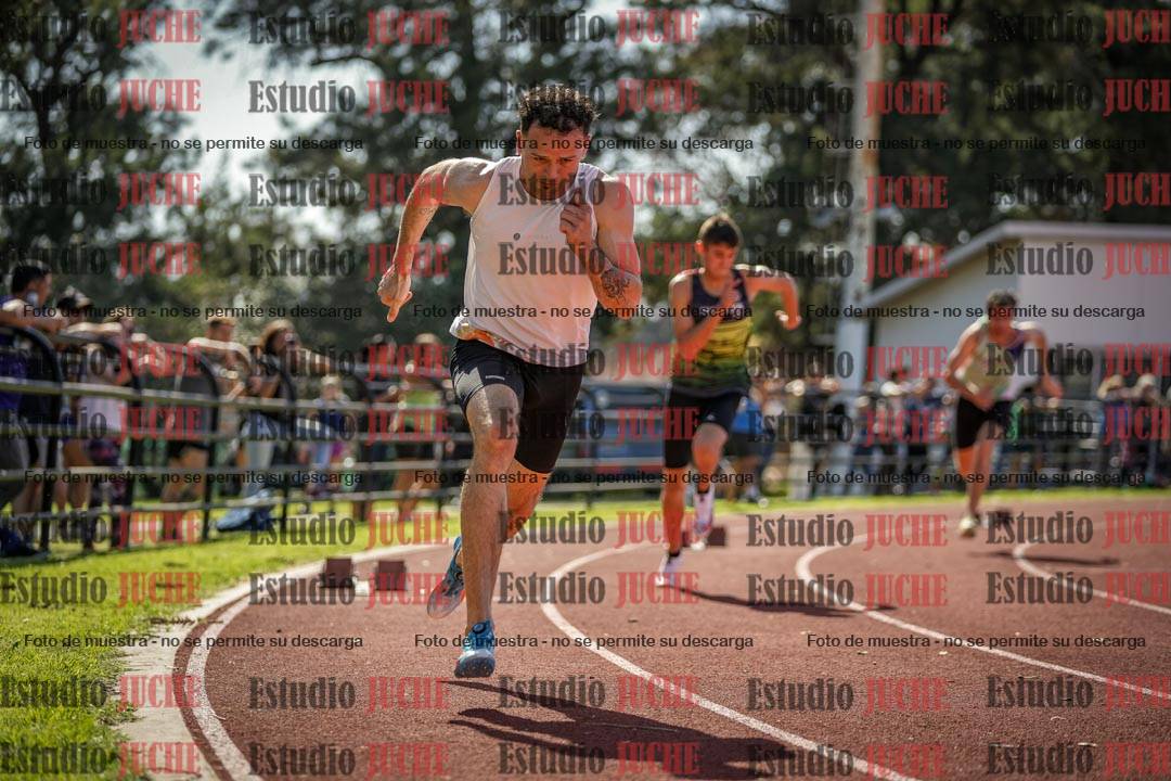 Fotos de los 400 m llanos de varones