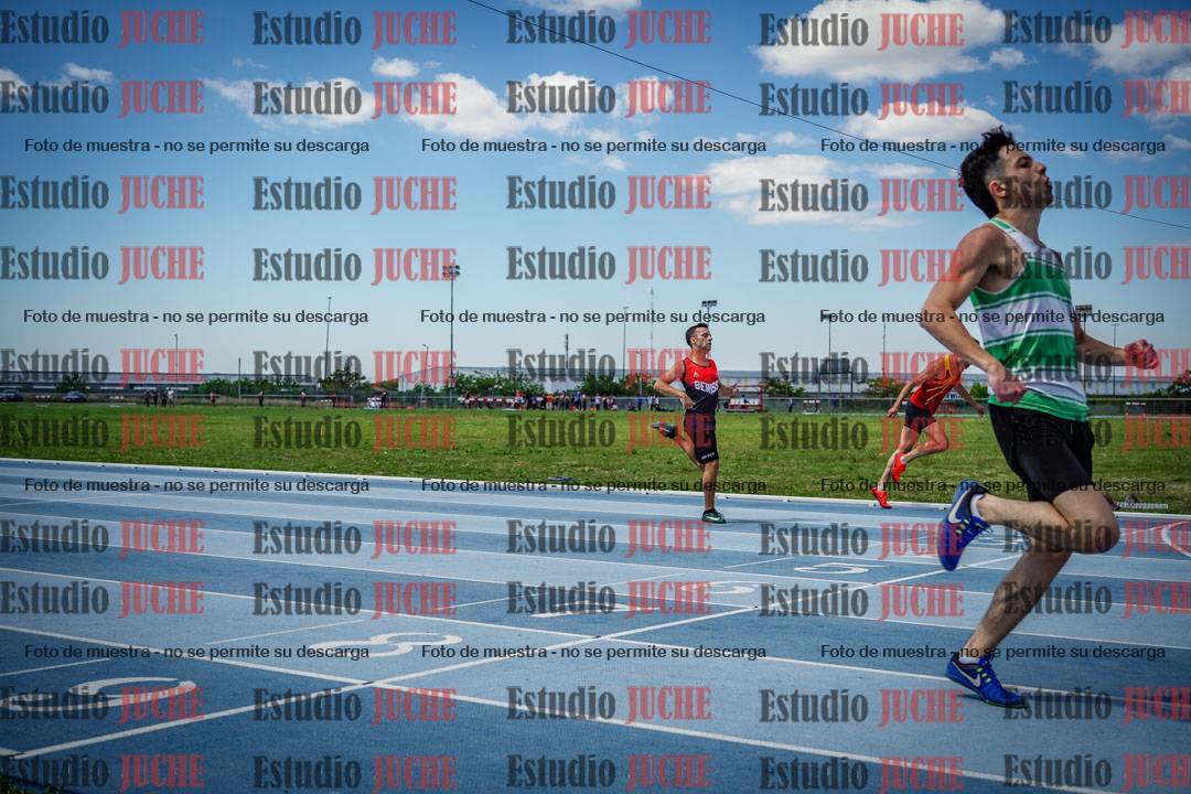 Fotos de los 400 m llanos de varones