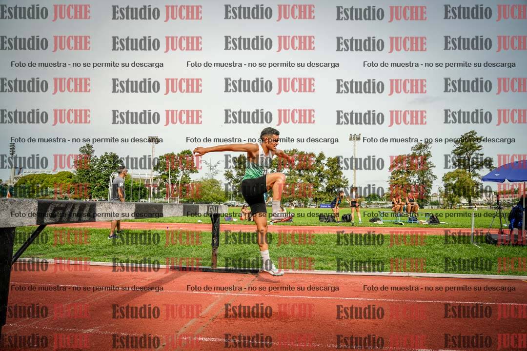 Fotos de los 3000 m con obstáculos de varones