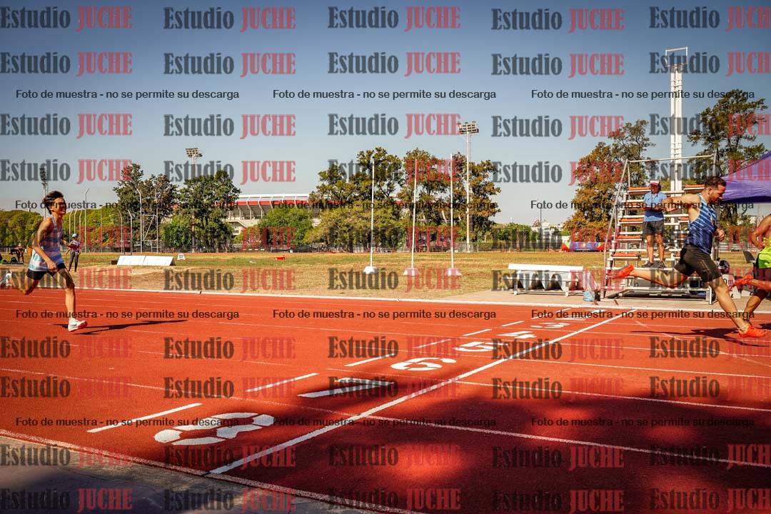 Fotos de los 400 m llanos de varones