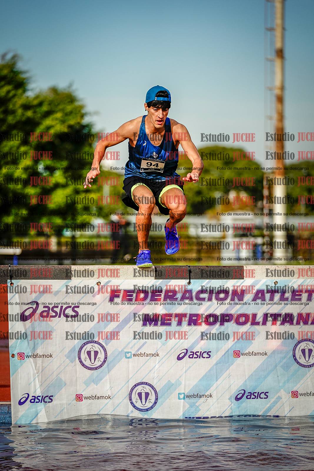 Fotos de los 3000 m con obstáculos de varones