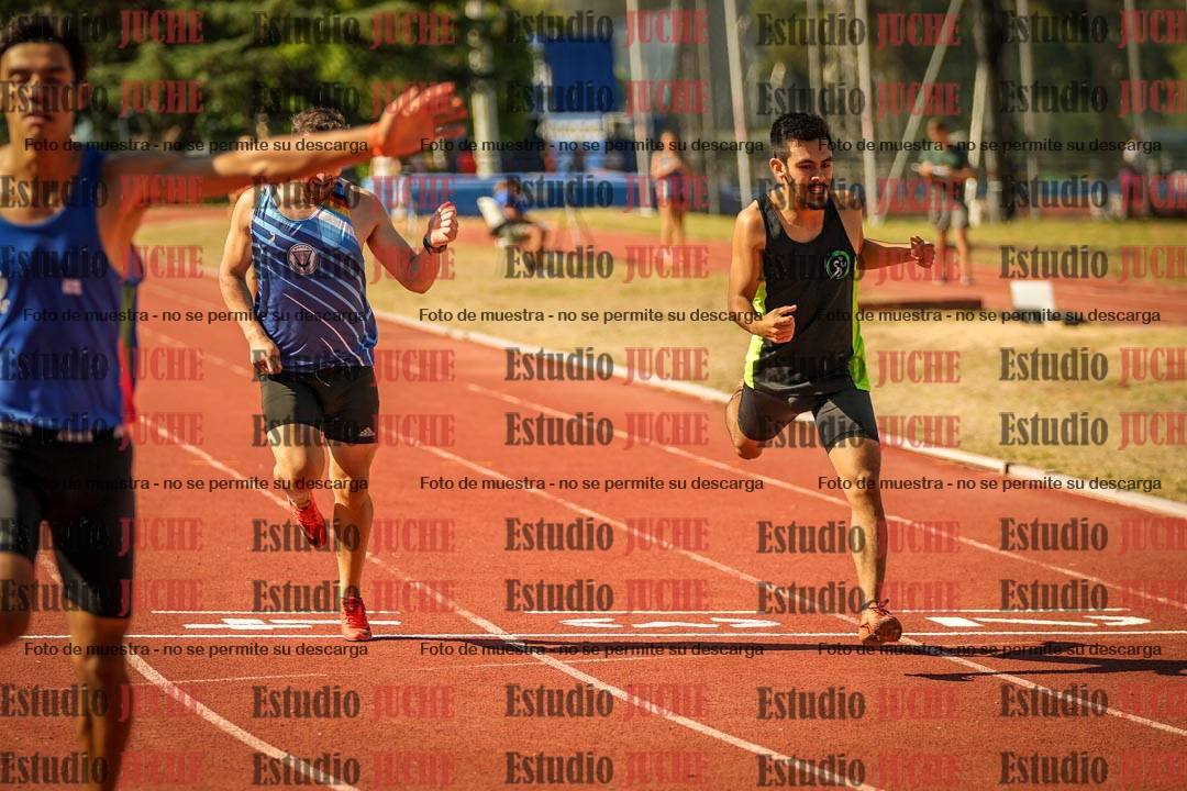 Fotos de los 400 m llanos de varones