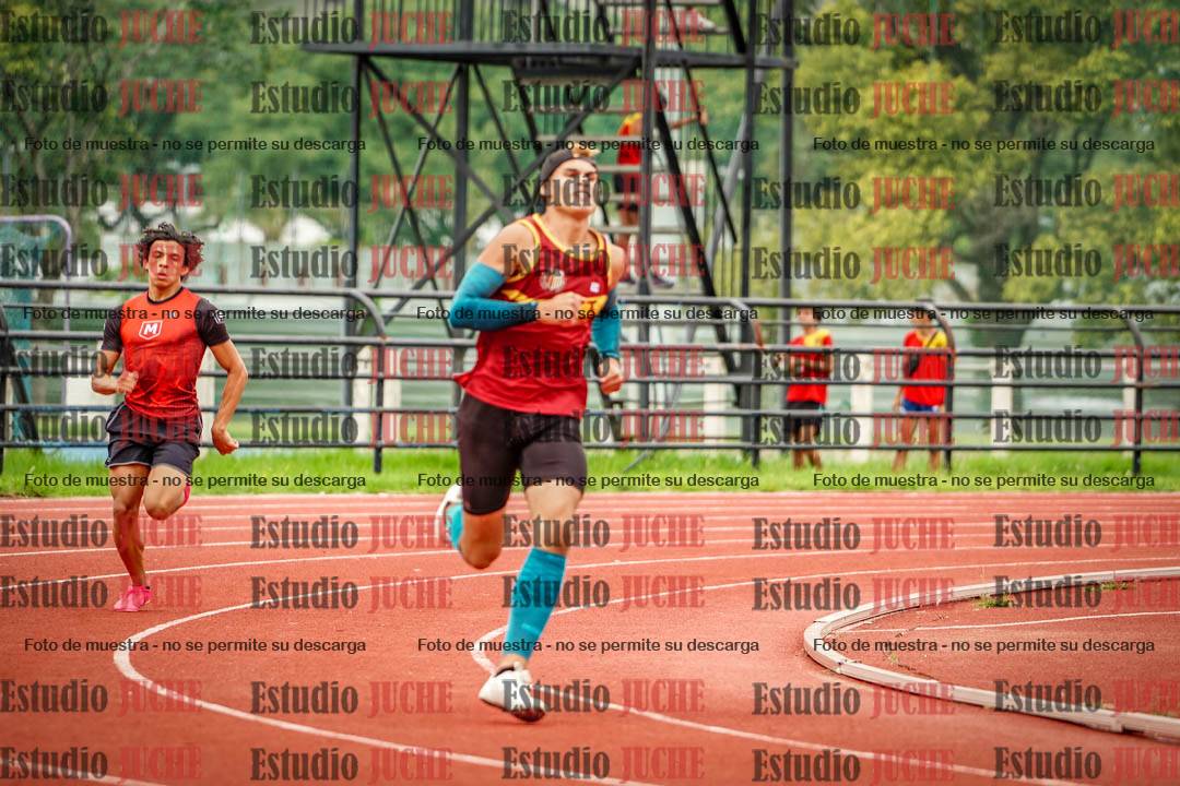 Fotos de los 400 m llanos de varones