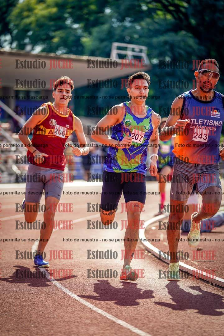 Fotos de los 800 m llanos de varones