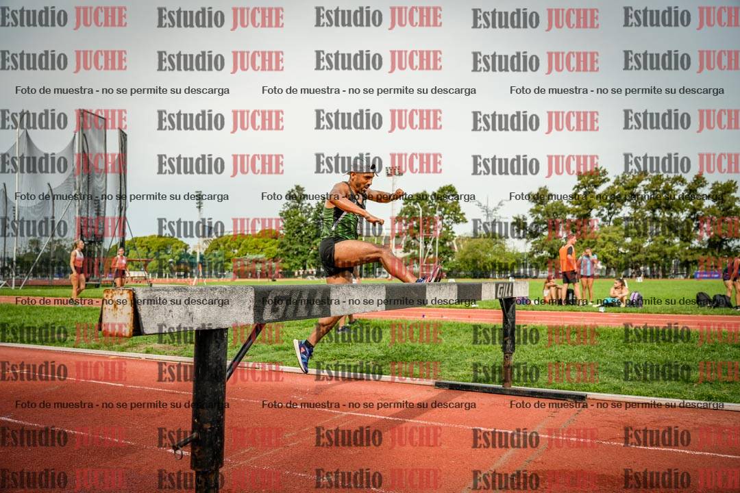 Fotos de los 3000 m con obstáculos de varones