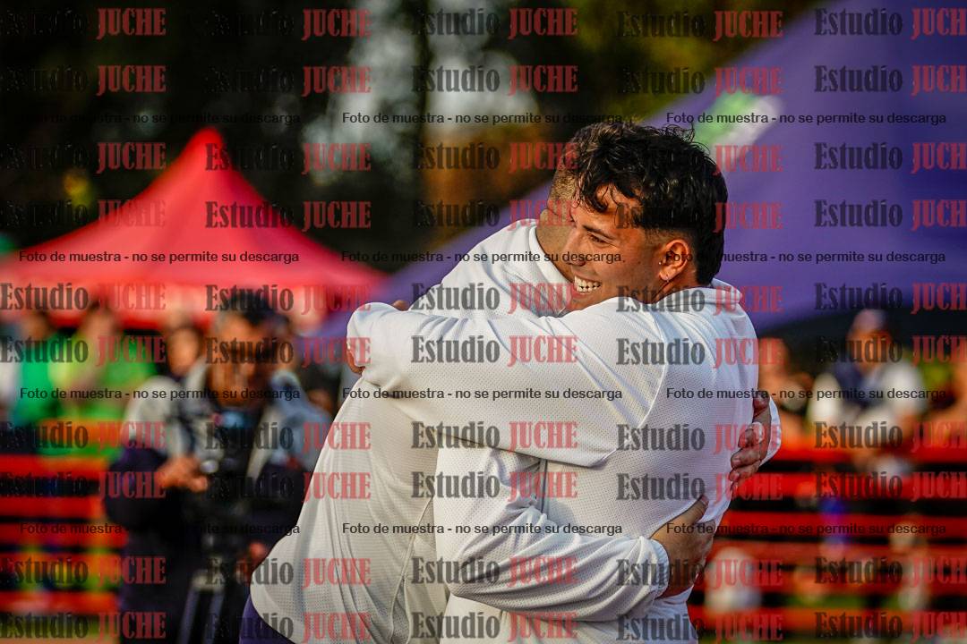 Fotos de algunos extras y podios del día 1