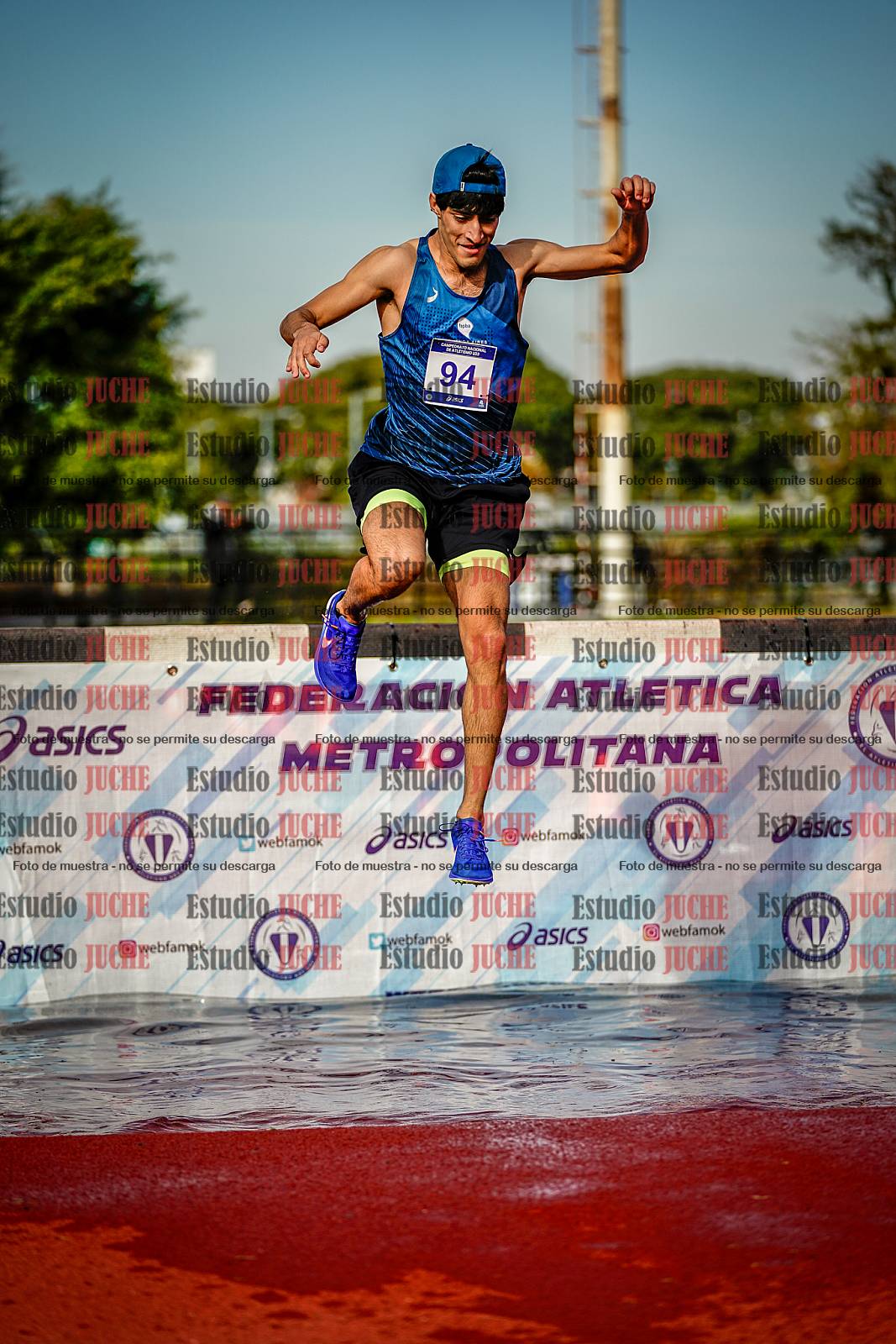 Fotos de los 3000 m con obstáculos de varones