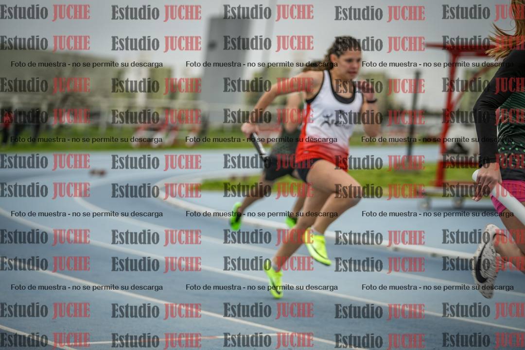 Fotos de las postas 4x100 m de mujeres y varones - U17 - FINAL