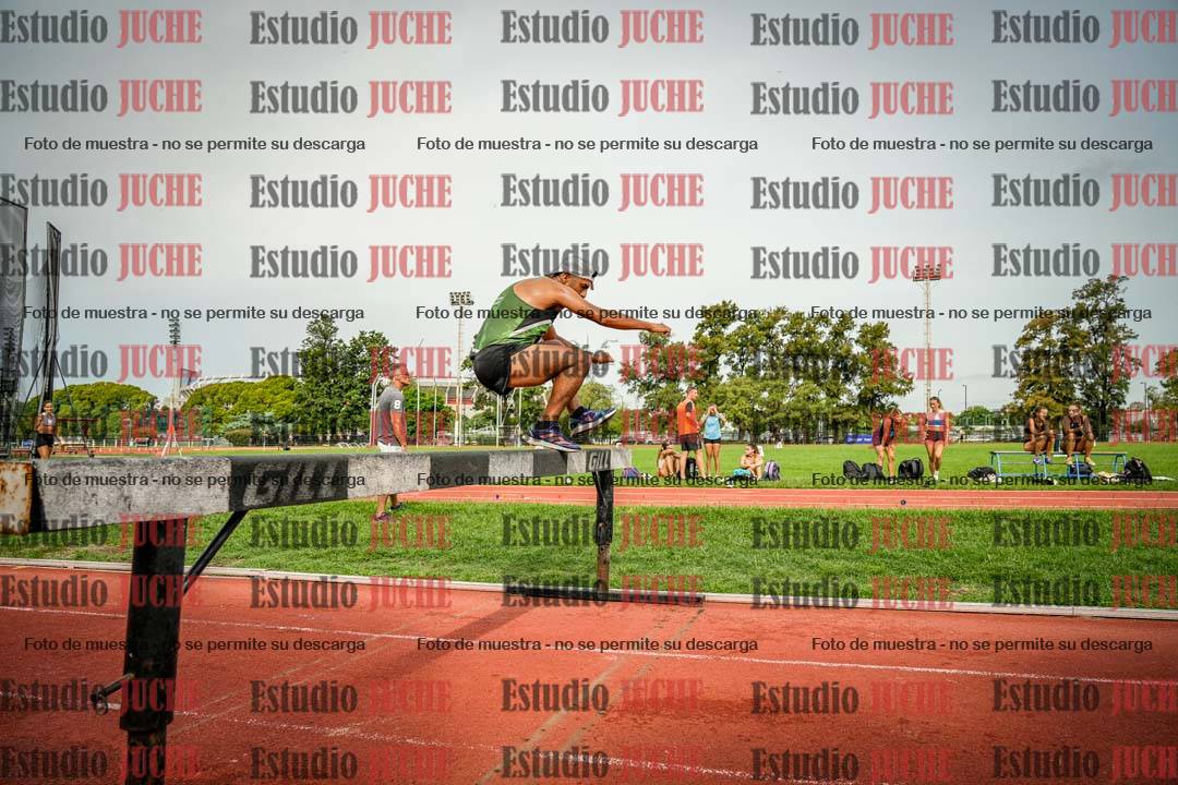 Fotos de los 3000 m con obstáculos de varones