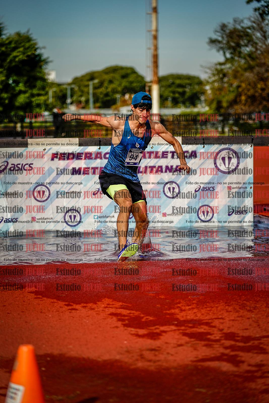 Fotos de los 3000 m con obstáculos de varones