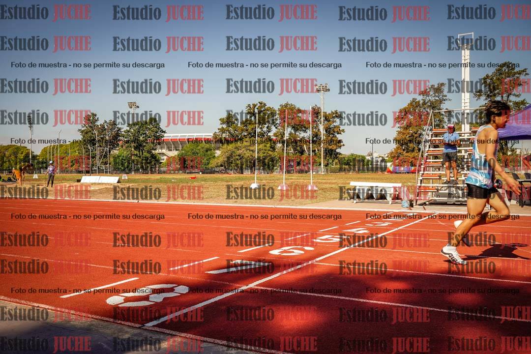 Fotos de los 400 m llanos de varones