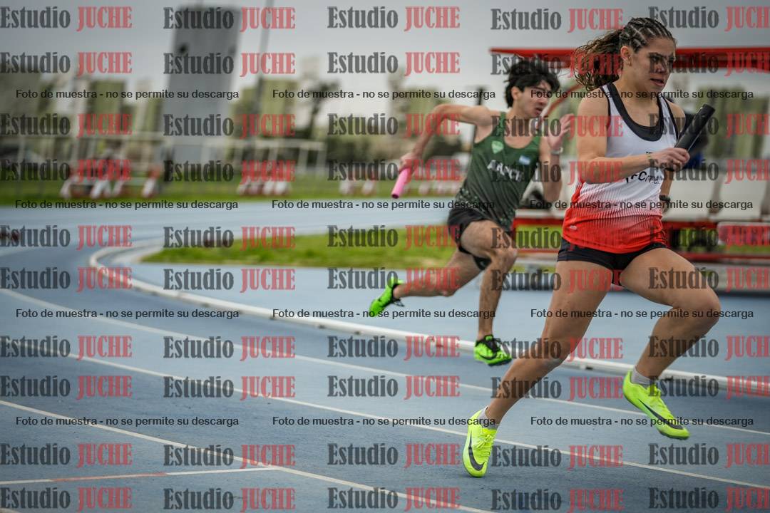 Fotos de las postas 4x100 m de mujeres y varones - U17 - FINAL