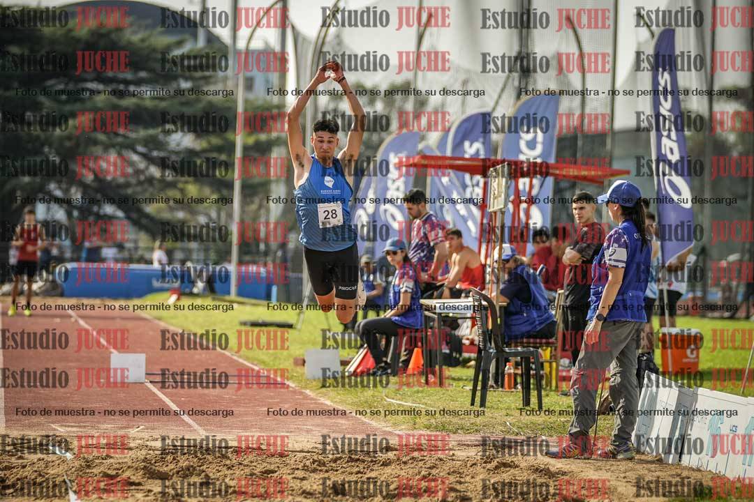 Fotos del salto en largo de varones