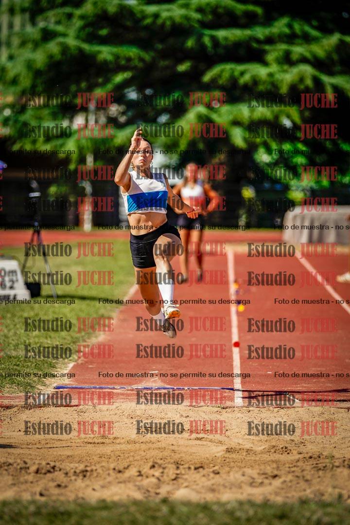 Fotos del salto en largo de mujeres