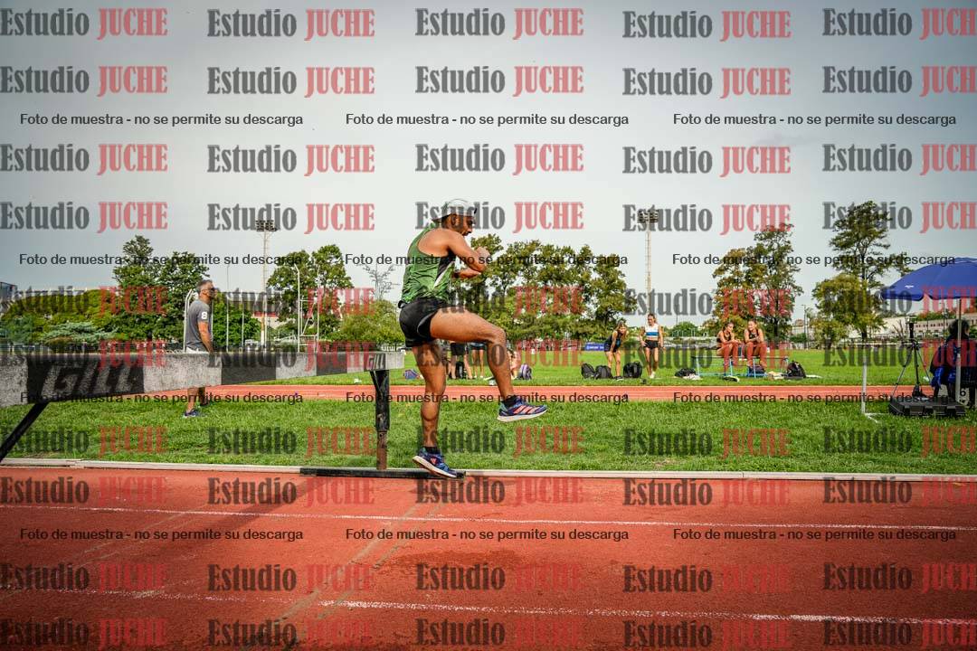 Fotos de los 3000 m con obstáculos de varones