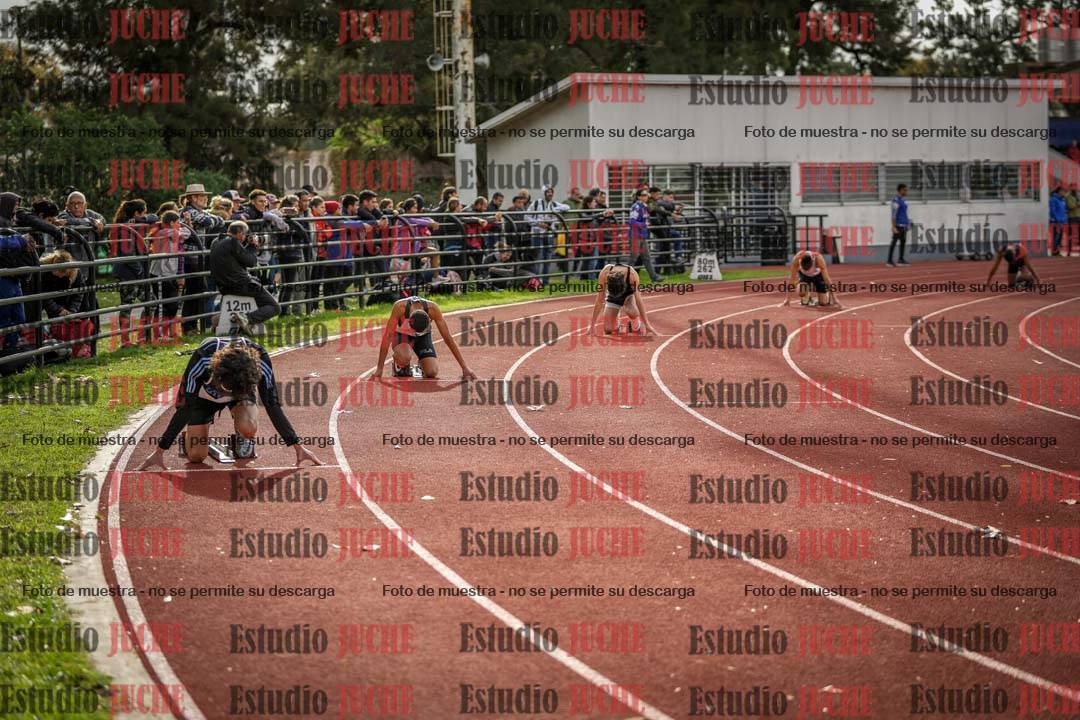Fotos de los 400 m llanos de varones