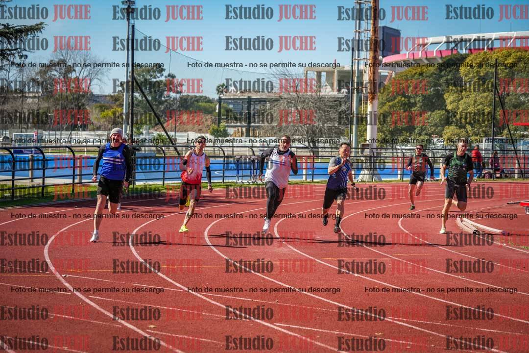 Fotos de los 200 m llanos de varones