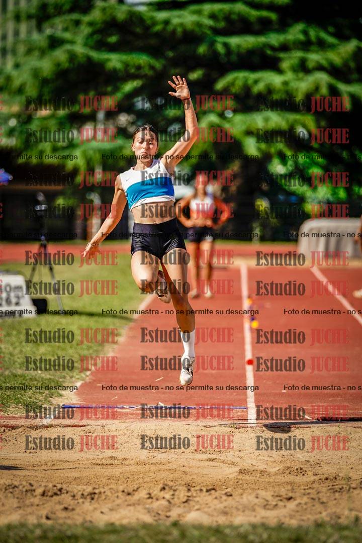 Fotos del salto en largo de mujeres