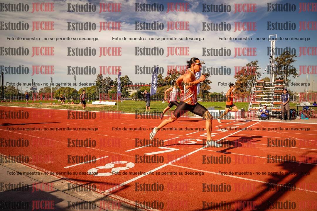 Fotos de los 400 m llanos de varones