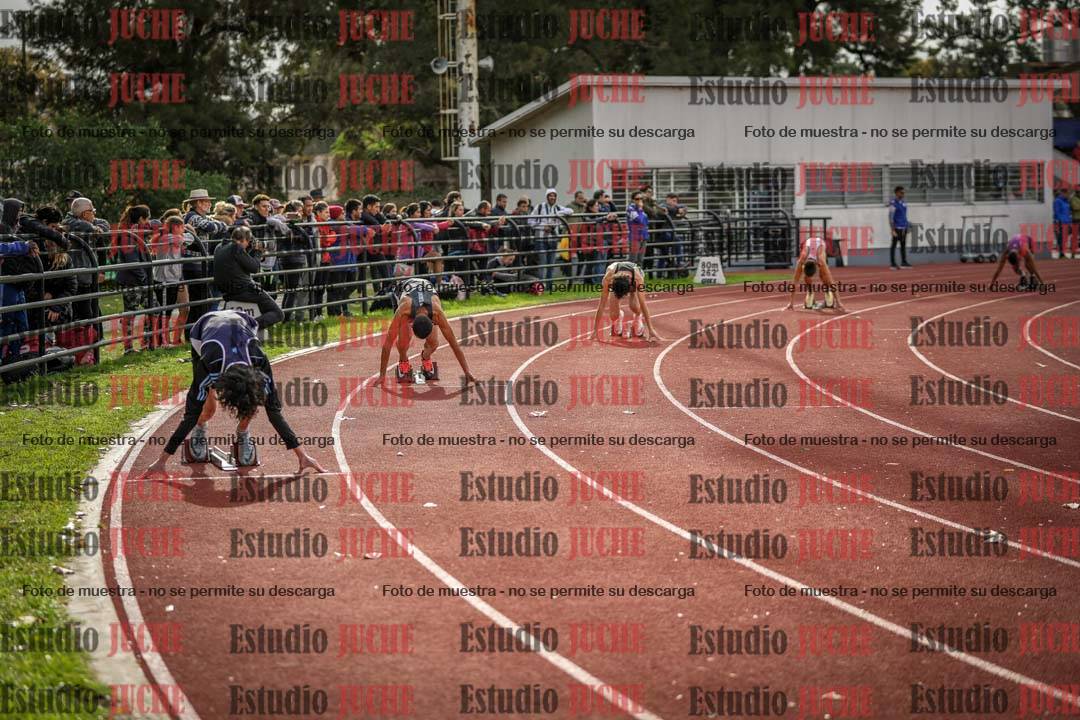 Fotos de los 400 m llanos de varones