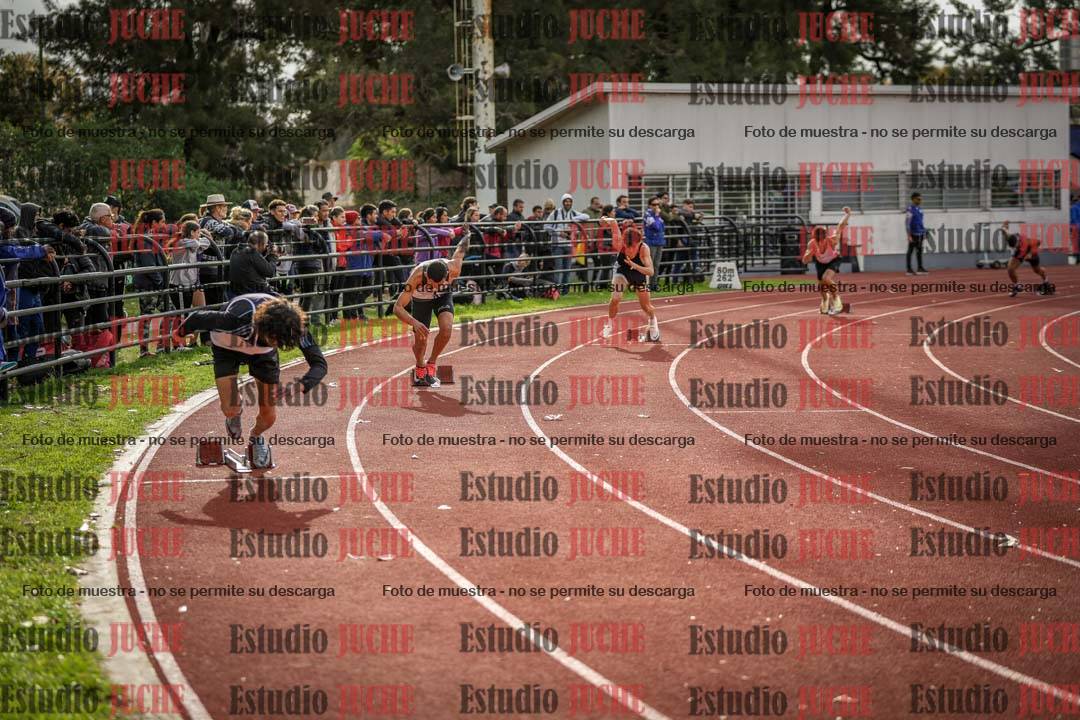 Fotos de los 400 m llanos de varones