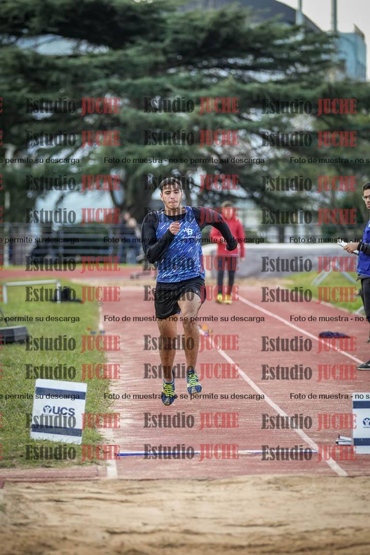 Fotos del salto en largo de varones