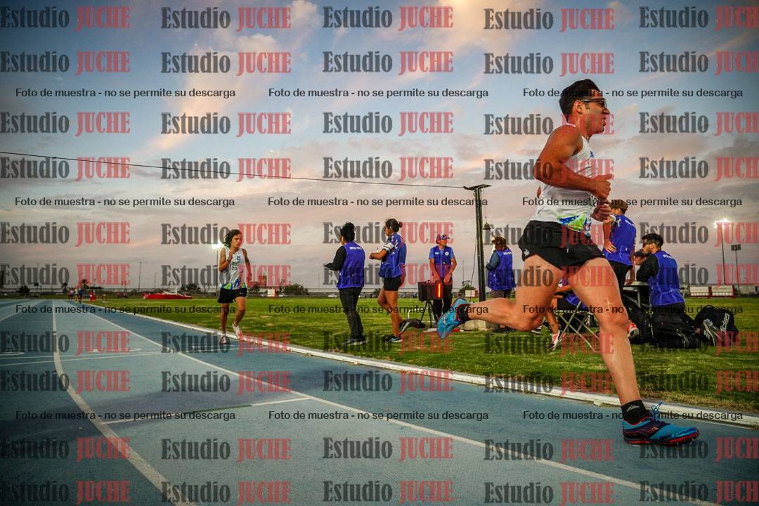 Fotos de los 3000 m llanos de varones
