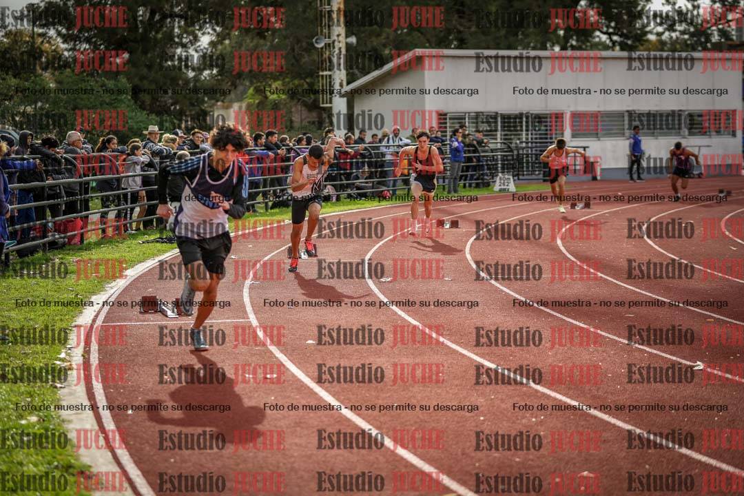 Fotos de los 400 m llanos de varones