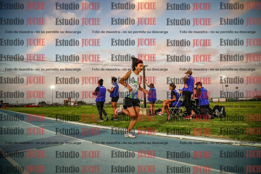 Fotos de los 3000 m llanos de varones