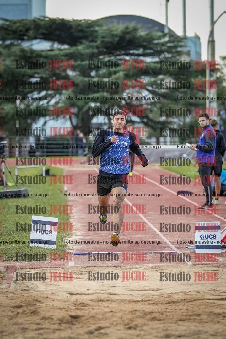 Fotos del salto en largo de varones