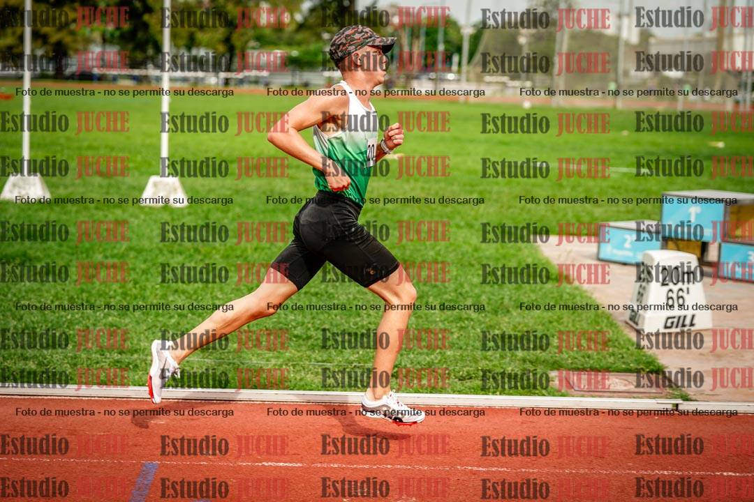Fotos de los 3000 m con obstáculos de varones
