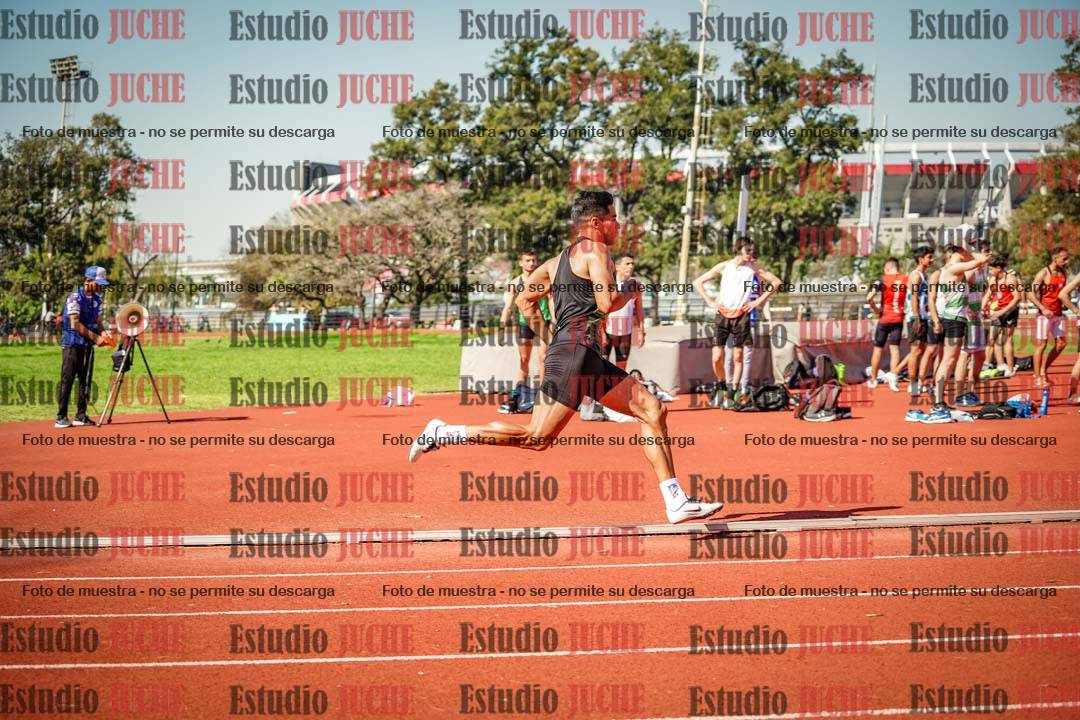 Fotos de los 400 m llanos de varones