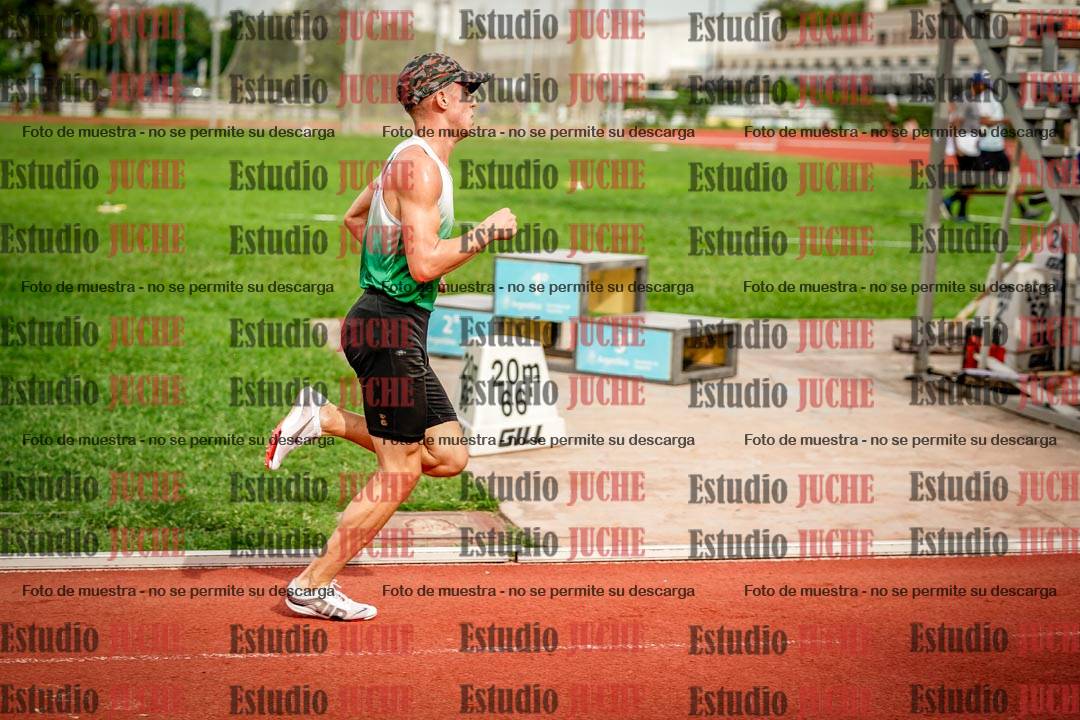 Fotos de los 3000 m con obstáculos de varones