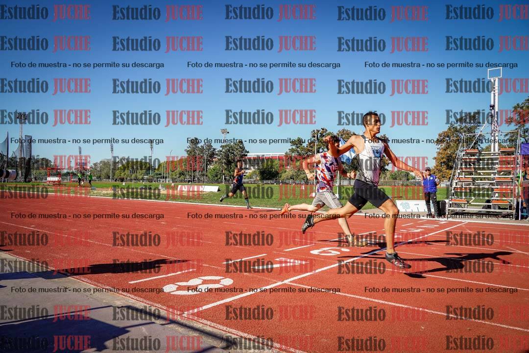 Fotos de los 400 m llanos de varones