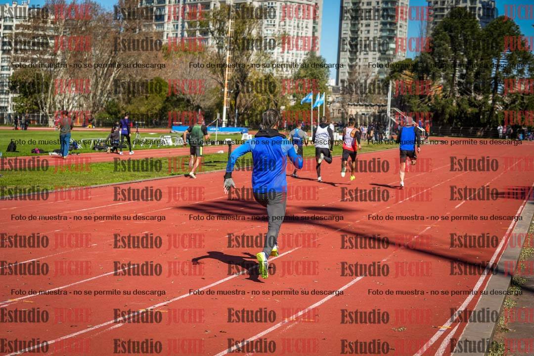 Fotos de los 200 m llanos de varones