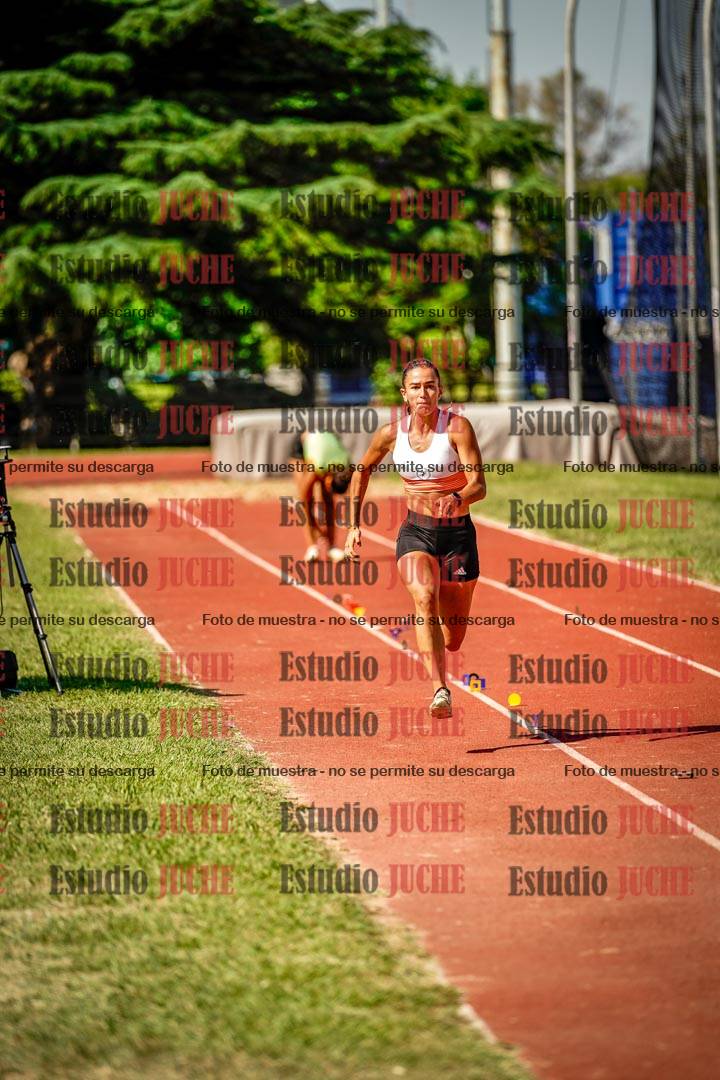 Fotos del salto en largo de mujeres