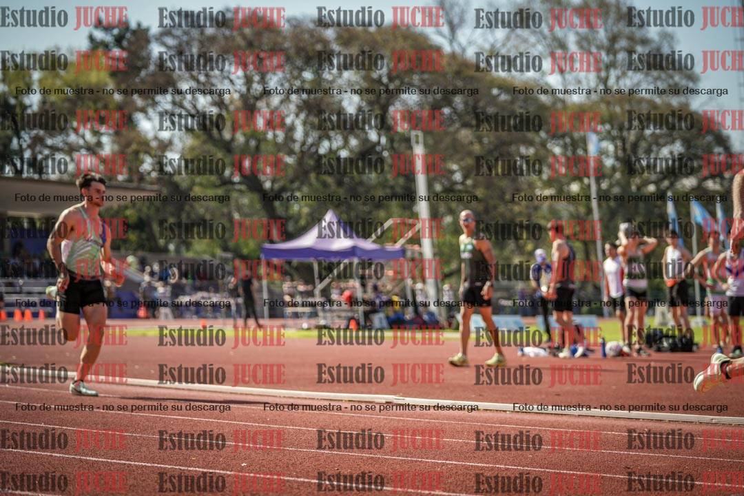 Fotos de los 400 m llanos de varones
