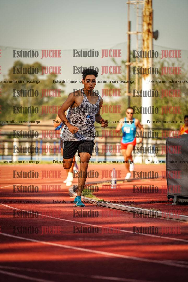 Fotos de los 800 m llanos de varones