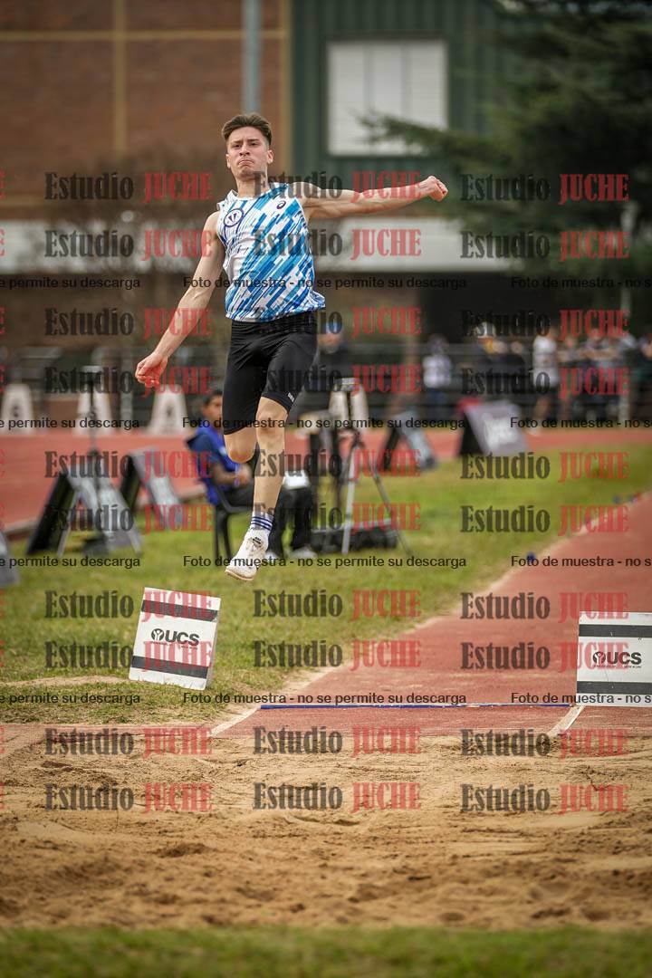 Fotos del salto en largo de varones