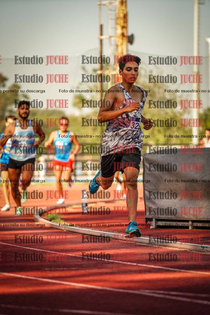 Fotos de los 800 m llanos de varones