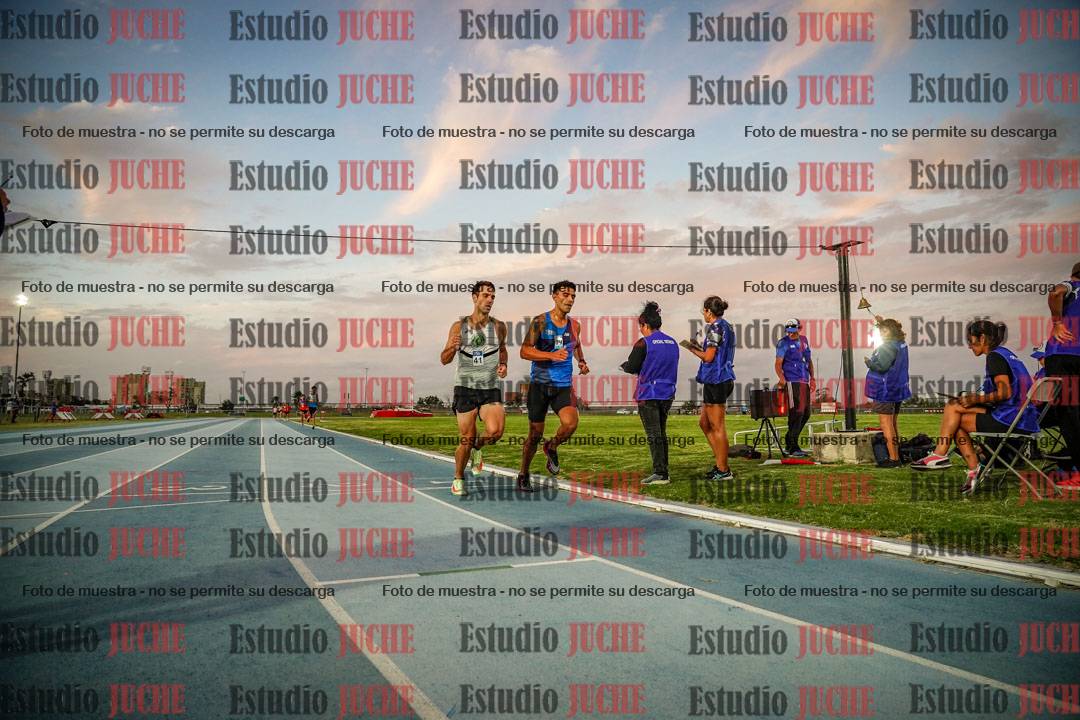 Fotos de los 3000 m llanos de varones