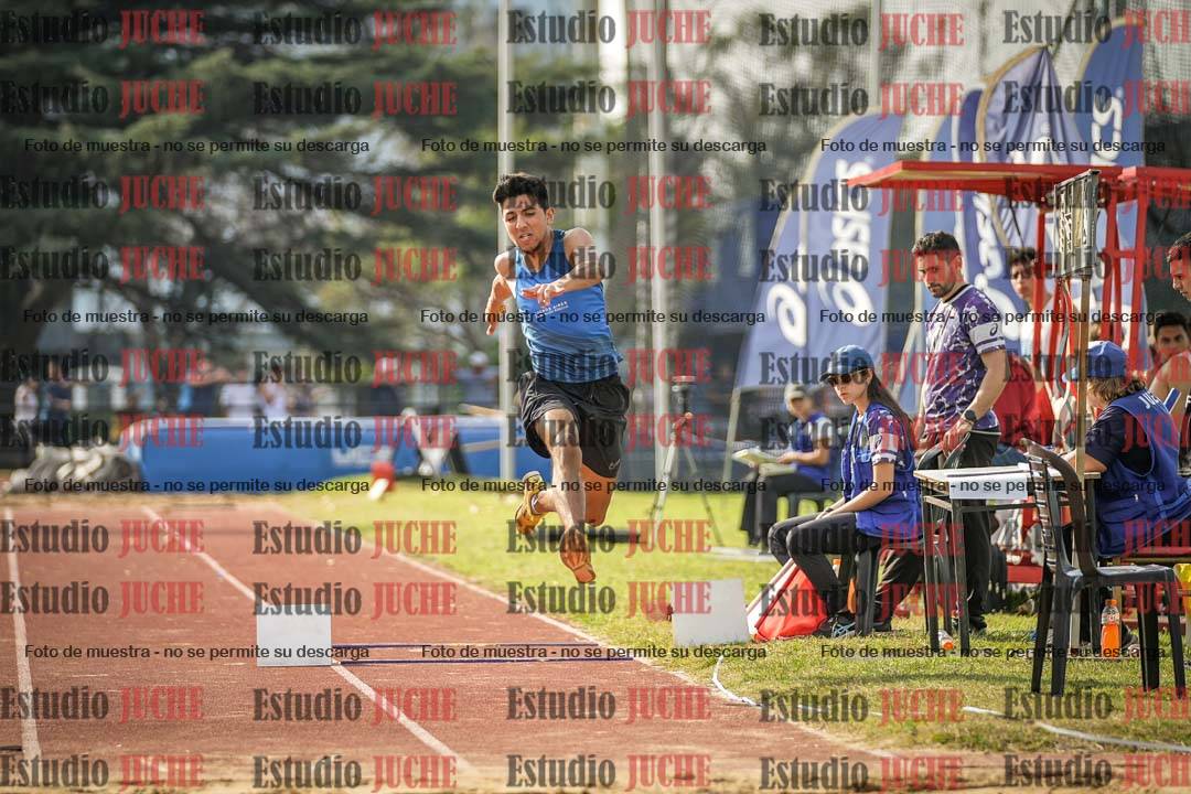 Fotos del salto en largo de varones