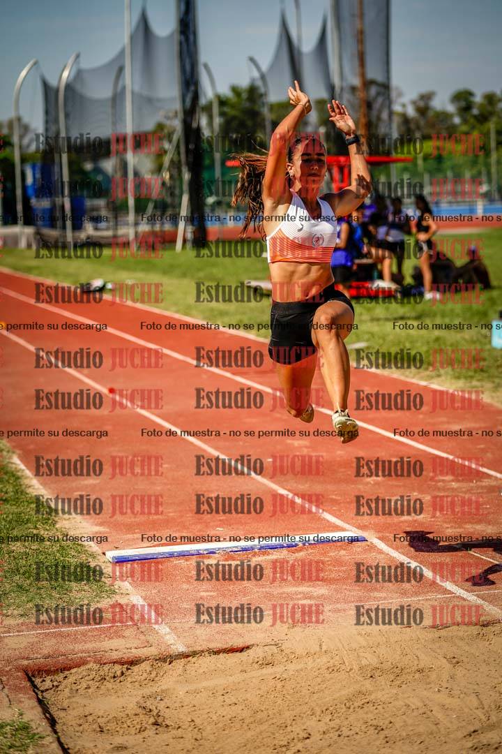 Fotos del salto en largo de mujeres