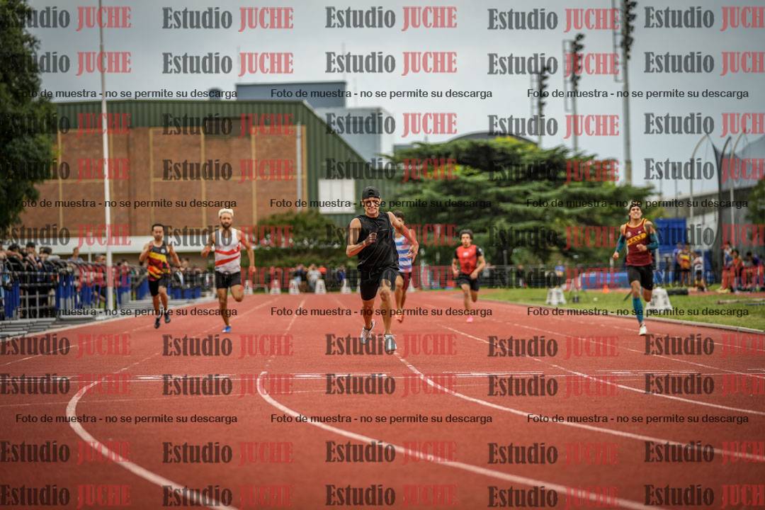 Fotos de los 400 m llanos de varones